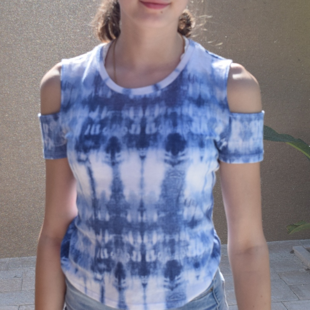 blue and white cut shoulder crop top